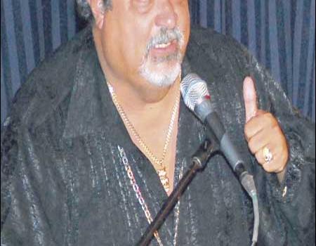 Hi5, Feria del Libro, fiestas a secretarias, en fin de semana