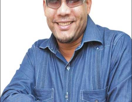 Hi5, Feria del Libro, fiestas a secretarias, en fin de semana