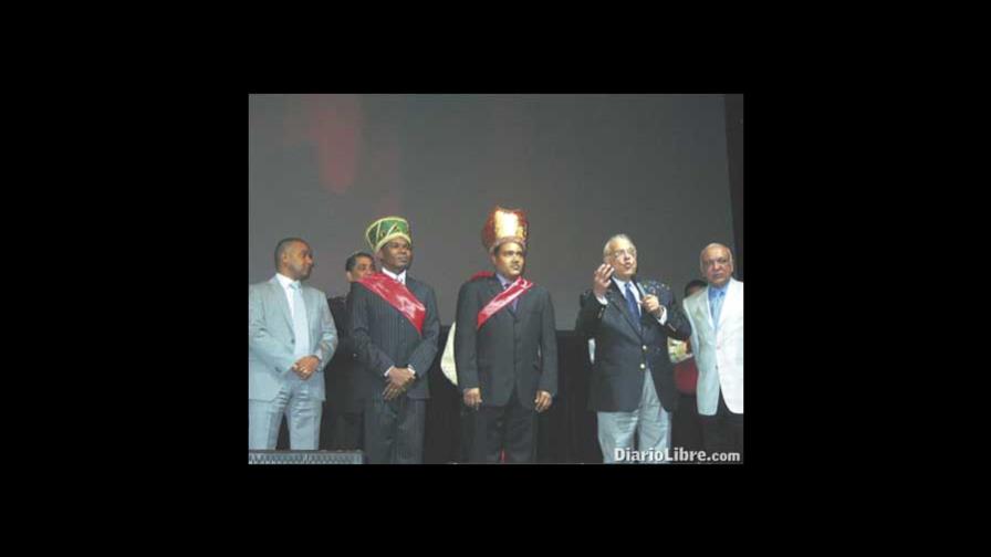 Nuevos reyes del humor: Raymond y Miguel Nuevos reyes del humor: Raymond y Miguel