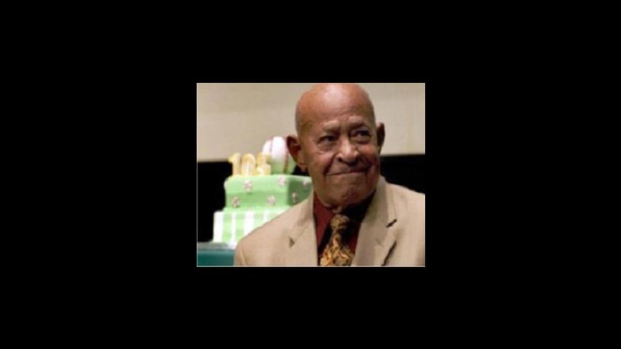 Ex pelotero más longevo del mundo cumple 104 años