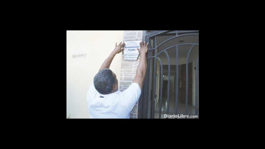 Clinic closed and surgeon arrested for malpractice