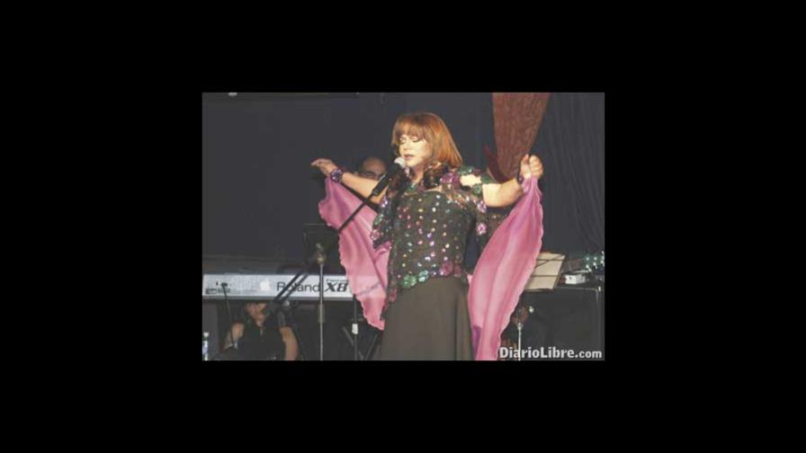 Ileana Reynoso a casa llena en el Maunaloa