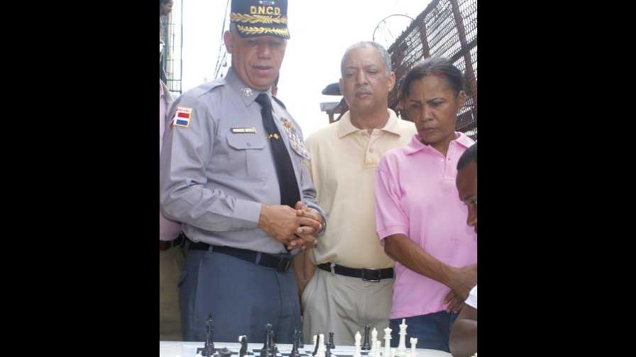 La DNCD interviene el barrio Capotillo