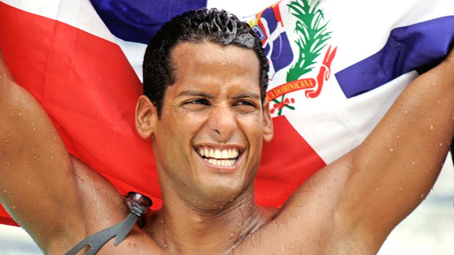 Marcos Díaz nadará por los continentes