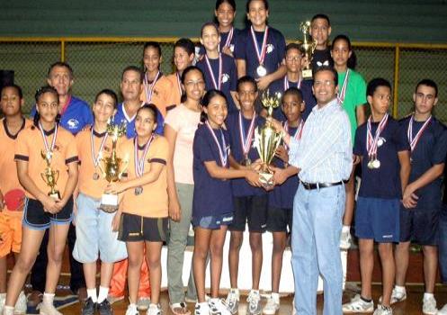 Capitaleña Rodríguez gana por equipos nacional de tenis de mesa