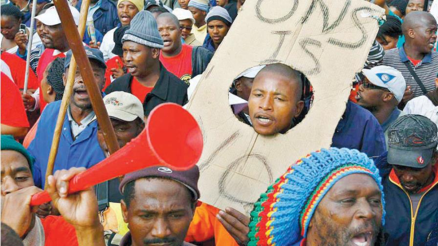 Huelga nacional en Sudáfrica por aumento de salarios