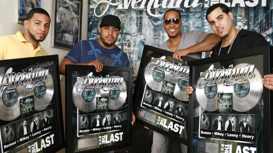 Aventura tiene dos discos de Platino por The Last