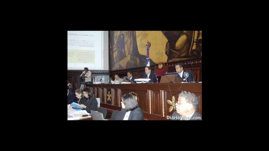 Aprueban artículos sobre relaciones internacionales, idioma y símbolos patrios