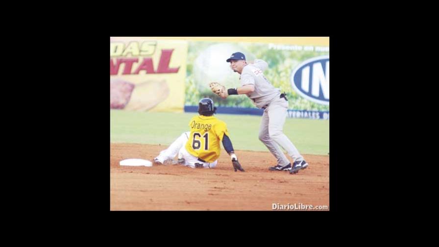Las Águilas blanquean a los Lobos de Arecibo de P. Rico Las Águilas blanquean a los Lobos de Arecibo de P. Rico