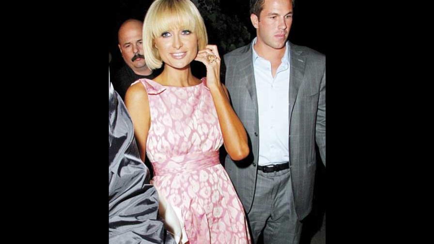 Paris Hilton presenta a su novio