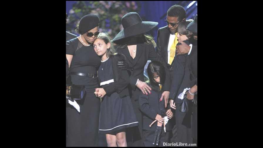 Acuerdo otorga a madre de Michael Jackson custodia de niños