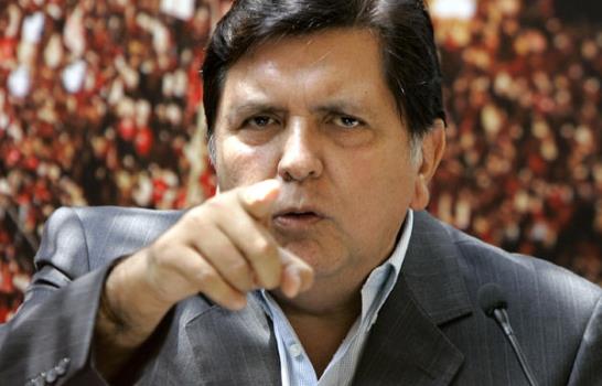 Alan García recomienda a Chávez tener sentido del humor
