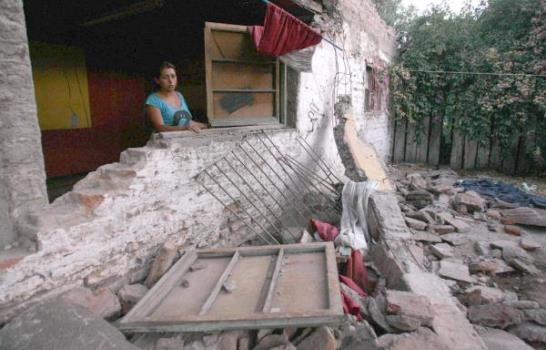 Víctimas suman ya 711, siguen las réplicas e intentos de saqueo