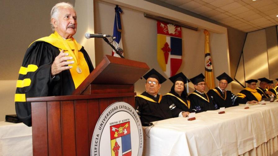 Fuentes advierte pobreza AL haría surgir nostalgia autoritaria