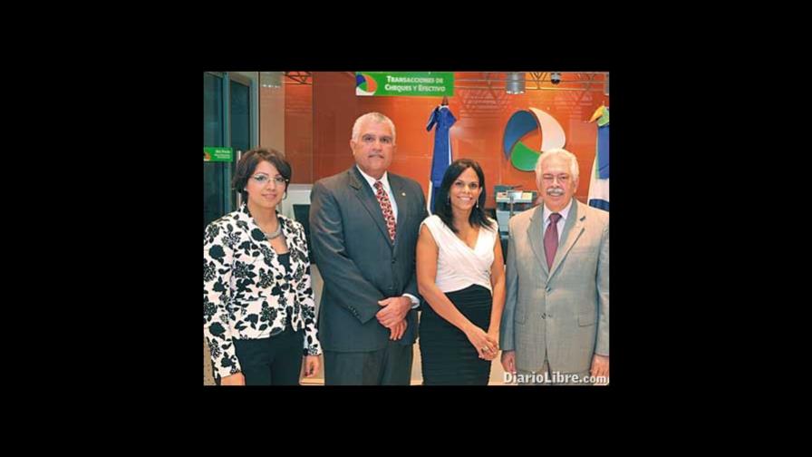 Inauguran sucursal del BHD en Blue Mall