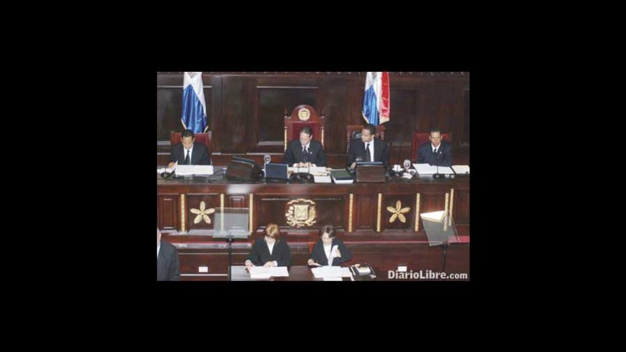 La nueva Constitución amplía los derechos de la familia La nueva Constitución amplía los derechos de la familia