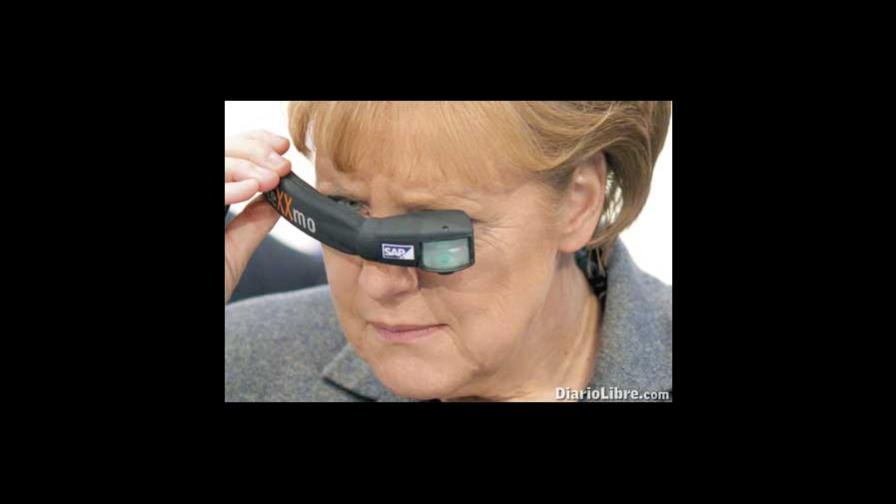 Angela Merkel, con nuevas gafas
