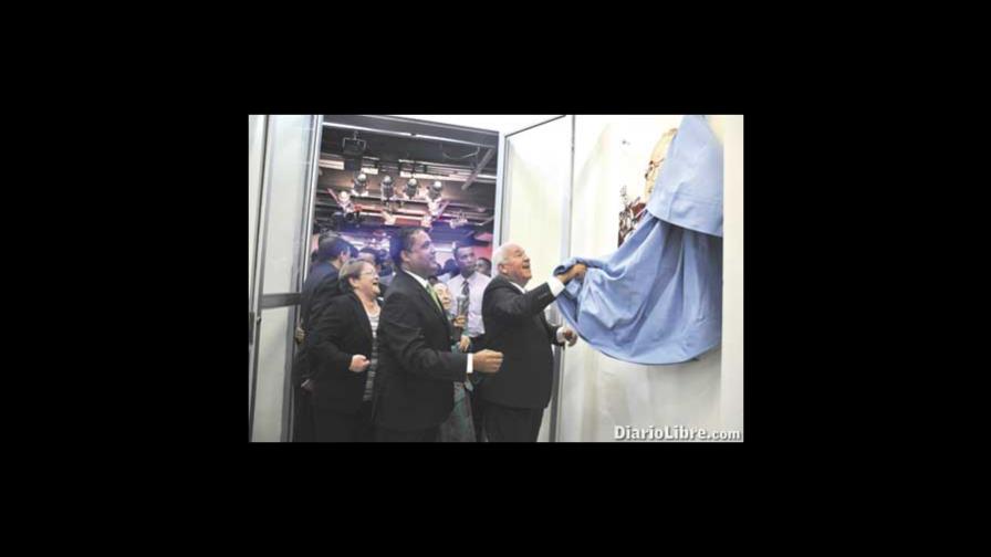 Teleunión nombra estudios en honor a Ramón de Luna