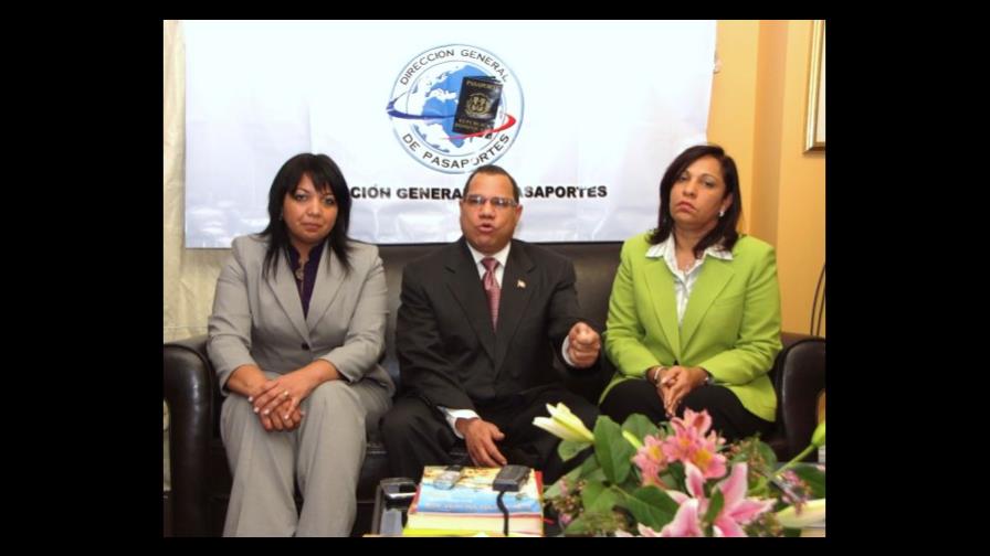 Consulado en NY lanzan campaña para libreta biométrica