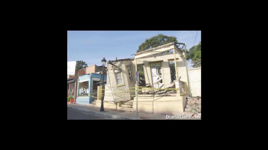 Colapsa casa victoriana en Santiago