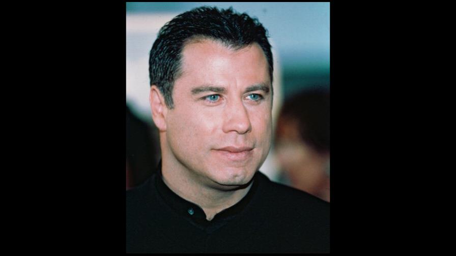 John Travolta engaña a su esposa con homosexuales