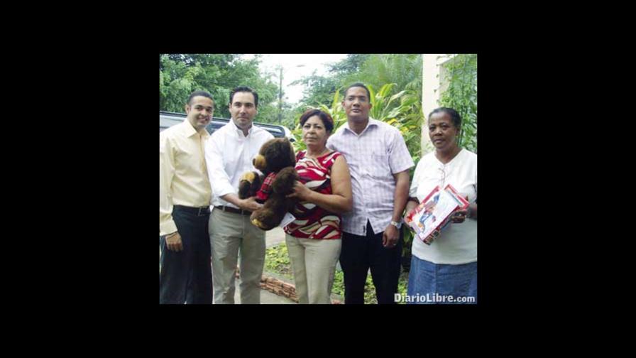 Mail Boxes dona juguetes a Aldeas Infantiles SOS