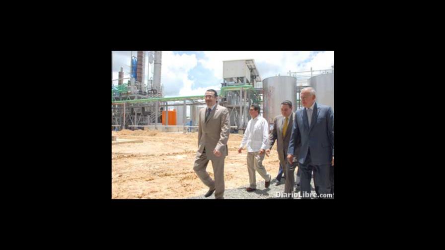 Inauguran moderna destilería alcohol a un costo RD$1,000 MM