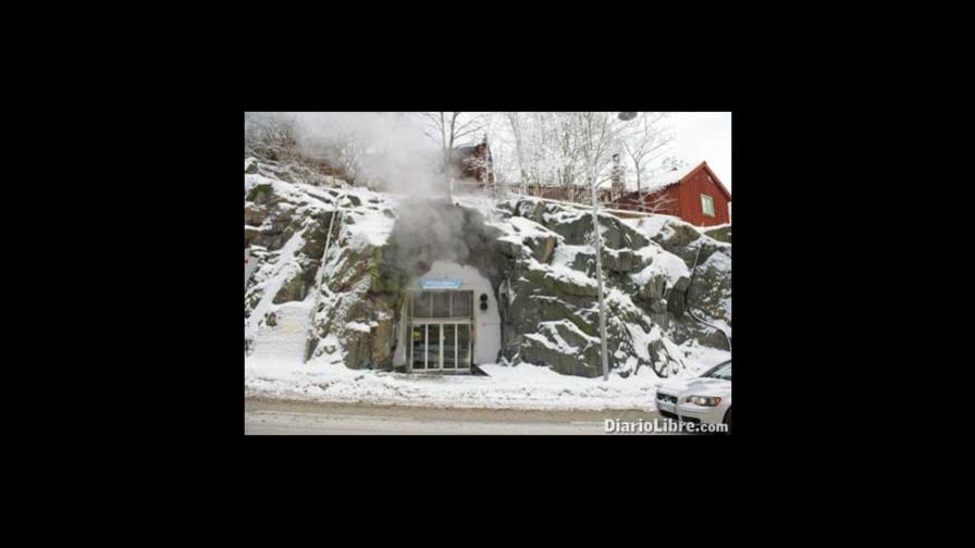 Operador de Wikileaks en búnker Operador de Wikileaks en búnker