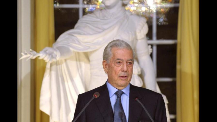 Vargas Llosa elogia en su discurso del Nobel la lectura y la literatura