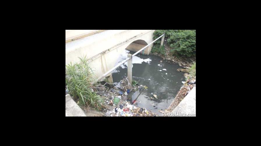 Desbordamiento de aguas negras Santiago Desbordamiento de aguas negras Santiago