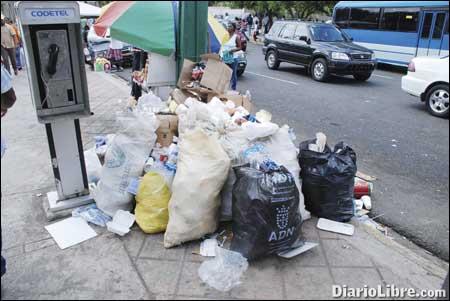 García Fermín y Salcedo no logran limpiar entorno UASD