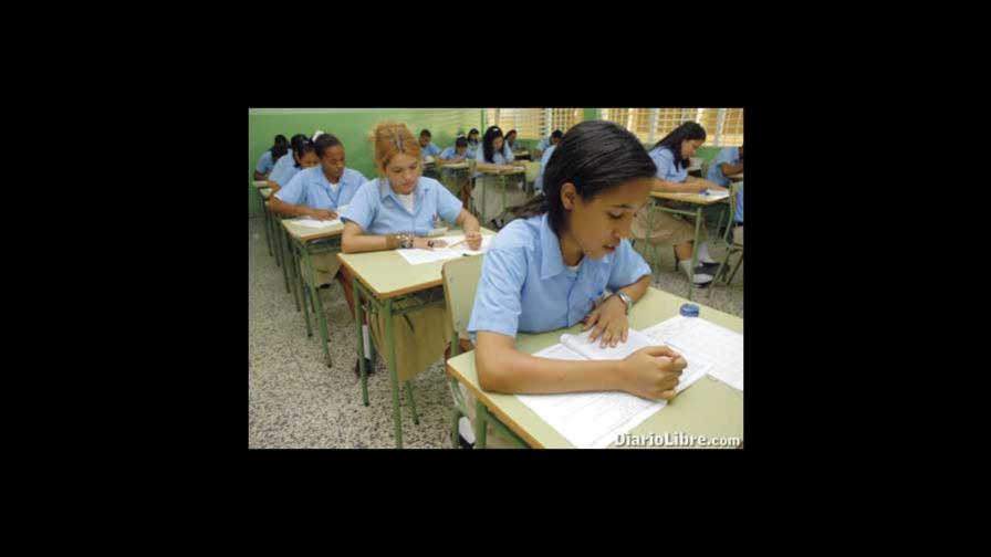 Estudiantes de Media a tercera convocatoria de Pruebas Nacionales