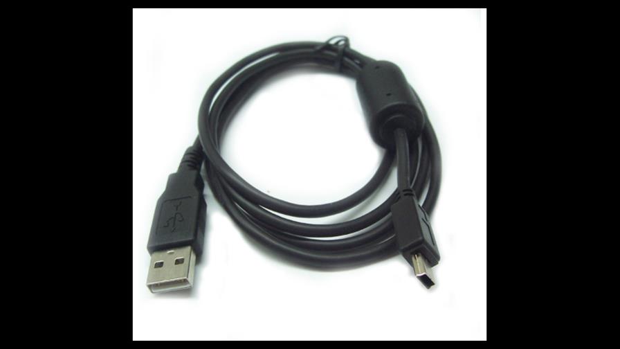 Niña en EEUU se quema al chupar cable USB conectado a laptop