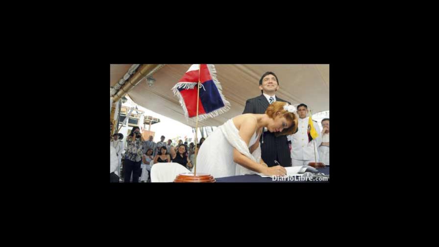 Feliz unión a bordo de buque Feliz unión a bordo de buque