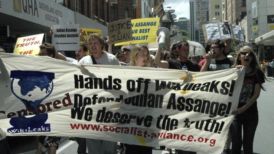 Apoyan a WikiLeaks con venta de camisetas de Assange al estilo Che Guevara