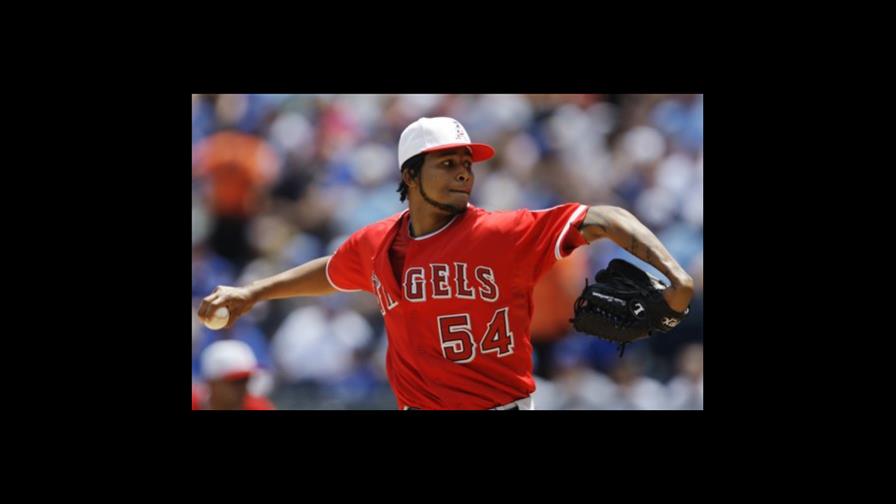 Atléticos 6, Angelinos 1; Ervin Santana pierde