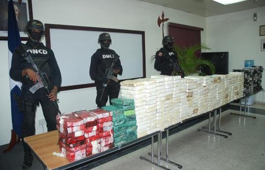 Apresan jefe unidad antinarcóticos de SPM con más de 400 kilos cocaína
