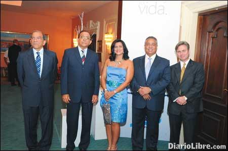 Agua Planeta Azul presenta nueva imagen corporativa