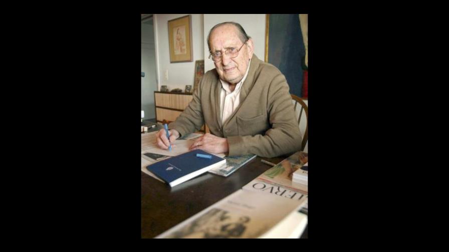 El escritor español Miguel Delibes fallece a los 89 años