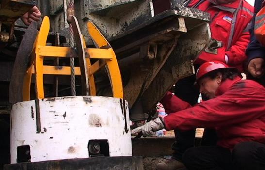 Mineros duermen su última noche en socavón