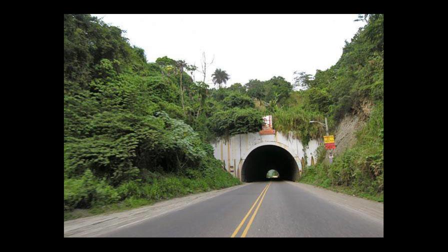 Túnel de Puerto Plata fue agrietado por el sismo Túnel de Puerto Plata fue agrietado por el sismo