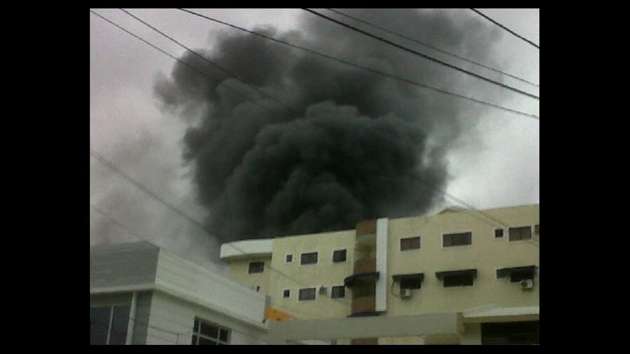 Fuego afectó tienda de equipos de gas próximo a envasadora