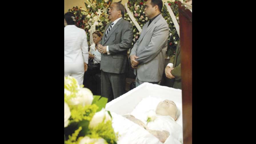 Sepultan los restos madre Tonty Rutinel Sepultan los restos madre Tonty Rutinel