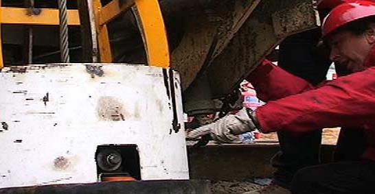 Se inicia histórico rescate de 33 mineros en Chile