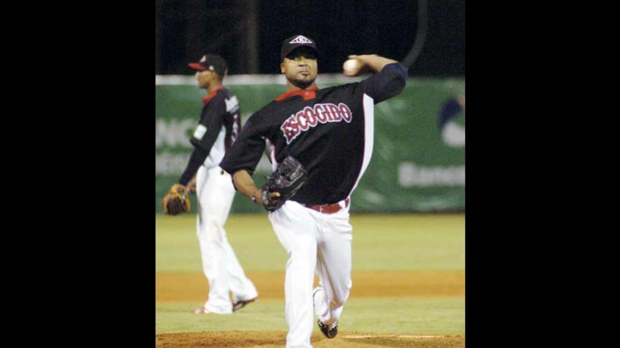 Liriano aleja a Leones de Tigres en el segundo