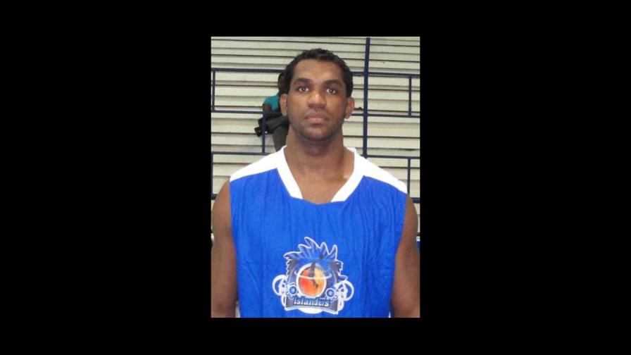 Marlon Martínez es historia en el baloncesto superior de Santiago