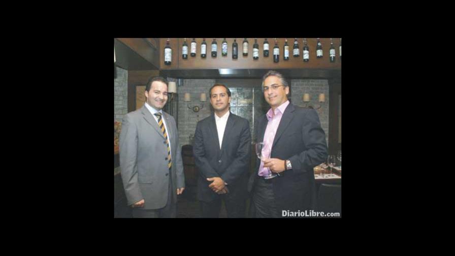 Presentan club de vino Lam