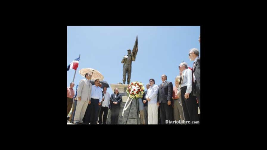 Rinden más honores por 51 años Movimiento 14 Junio