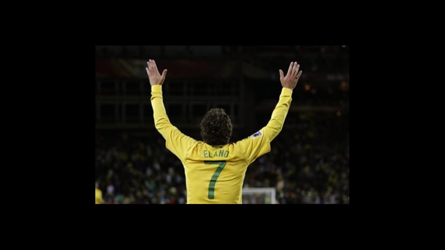 Elano anota el segundo gol de Brasil Elano anota el segundo gol de Brasil