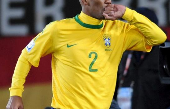 Brasil gana 2-1 a Norcorea con joya de Maicon